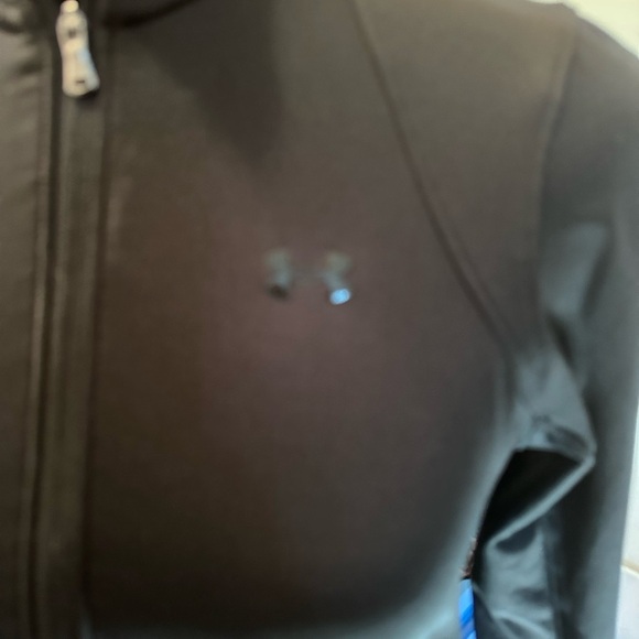 Under Armour Gray Fitted Zippered Long Sleeve Sweater - Picture 2 of 6